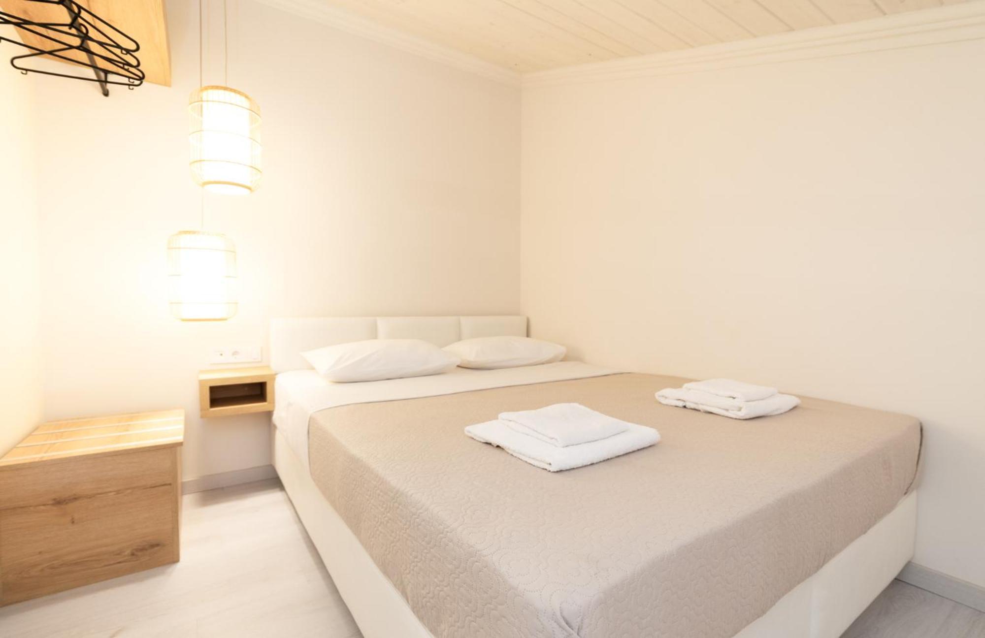 Mystery Suites And Apartments Néoi Póroi Eksteriør billede