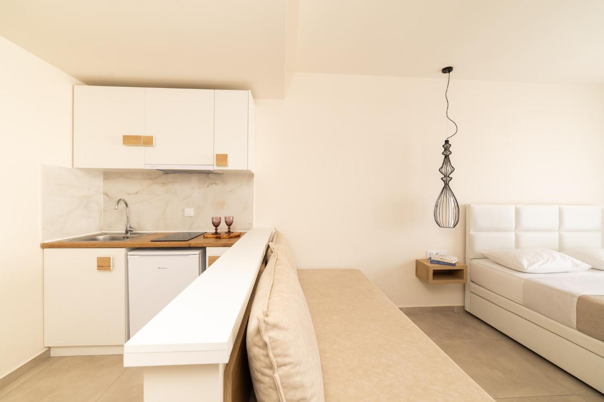 Mystery Suites And Apartments Néoi Póroi Eksteriør billede