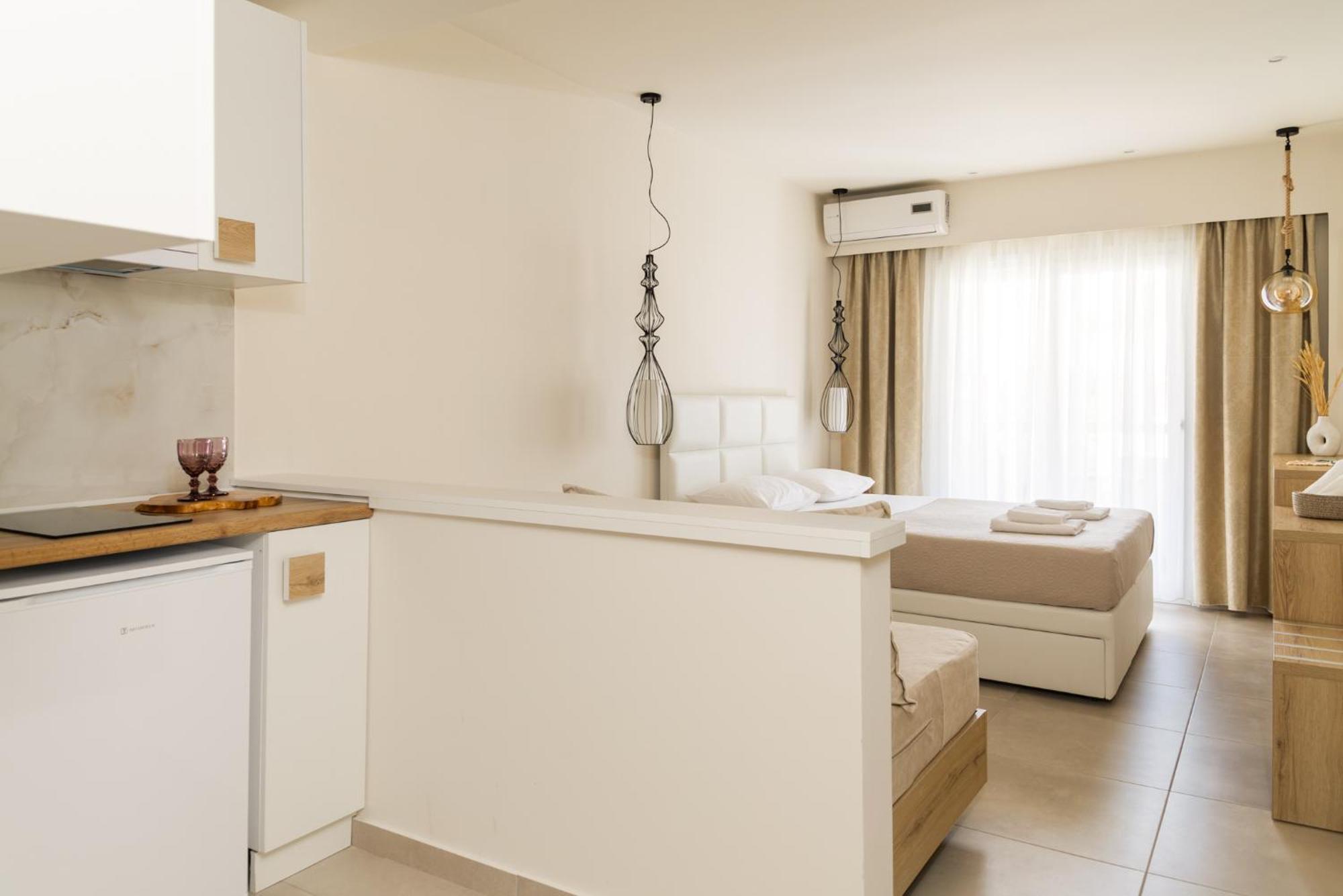 Mystery Suites And Apartments Néoi Póroi Eksteriør billede