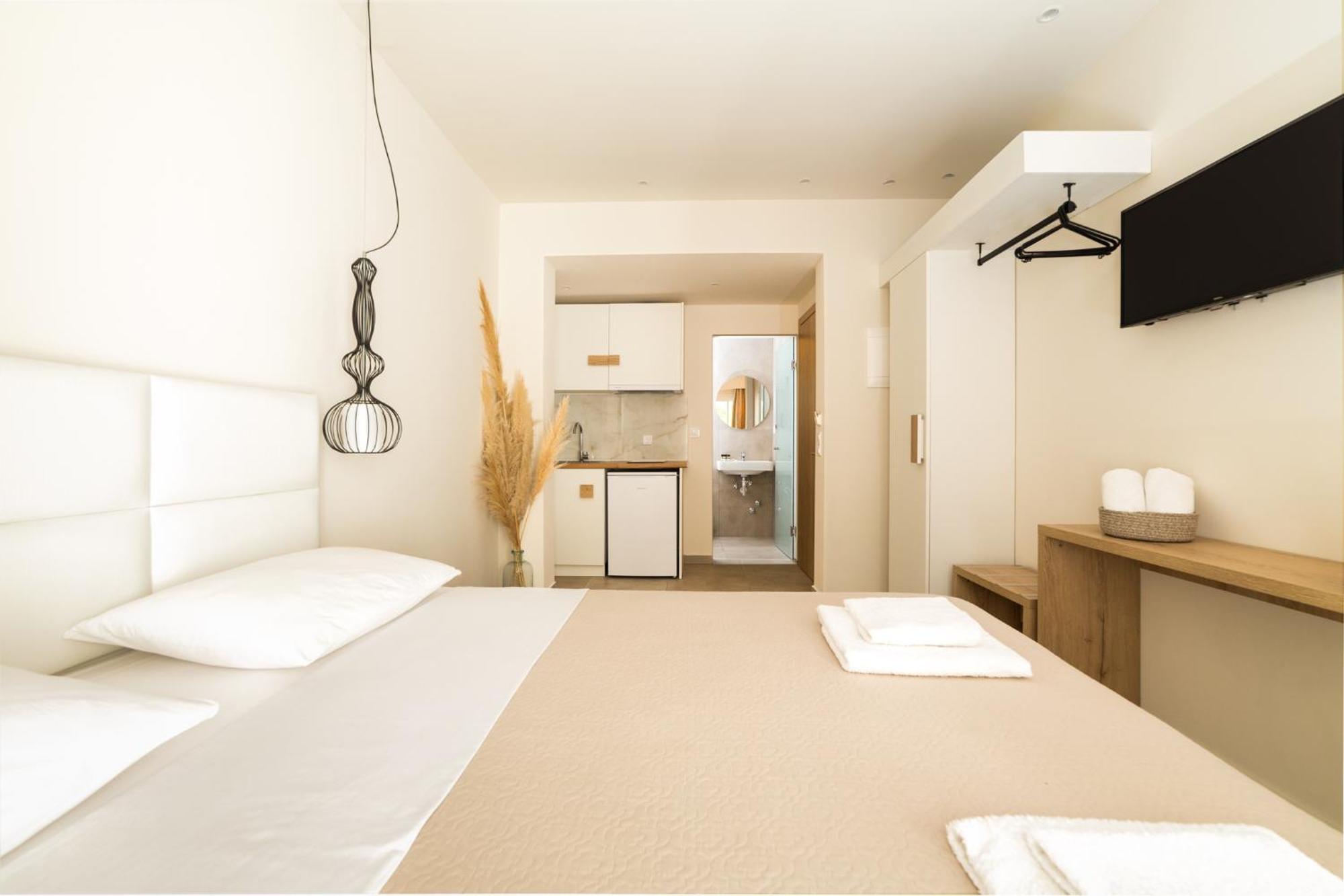 Mystery Suites And Apartments Néoi Póroi Eksteriør billede