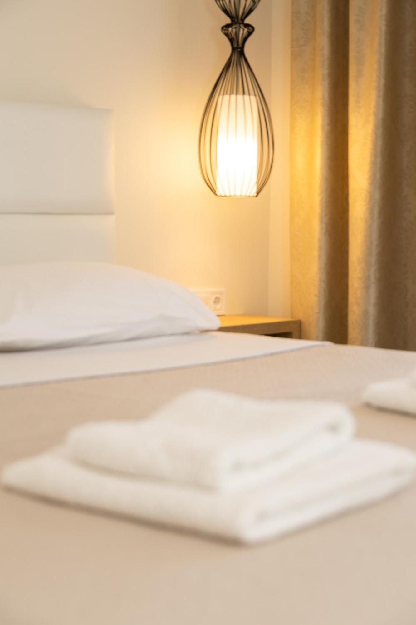 Mystery Suites And Apartments Néoi Póroi Eksteriør billede